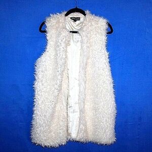 Jennifer Lauren Shaggy Faux Fur Vest Cream L